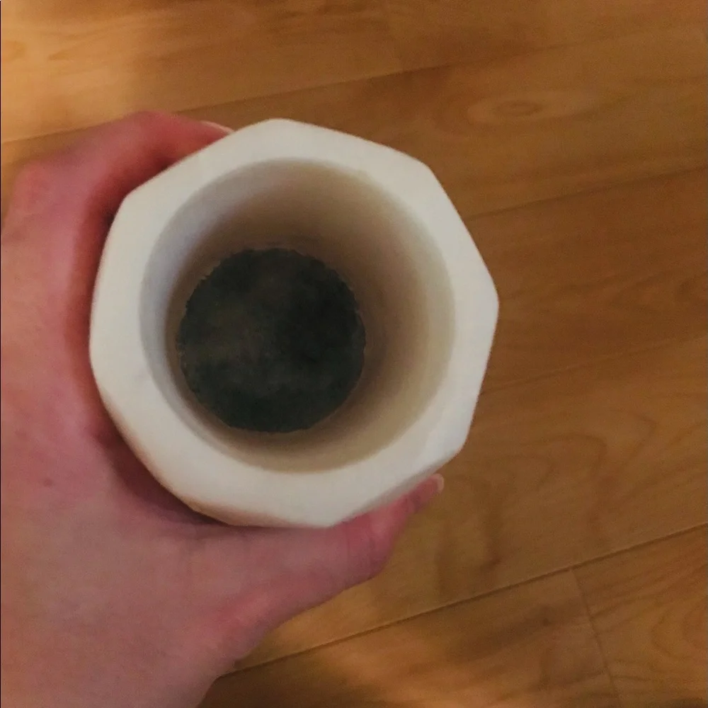 NWT Marble toothpaste holder